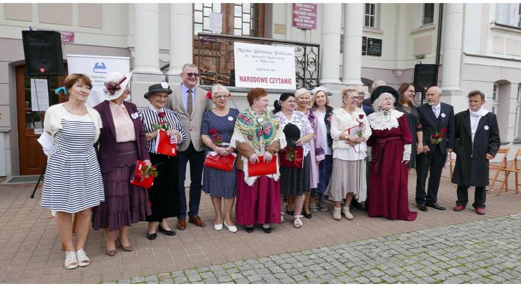 Narodowe Czytanie - Moralność pani Dulskiej na wejherowskim rynku i w Parku Cedron 