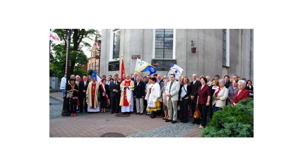 Nabożeństwo, kwiaty, wystawa i koncert 