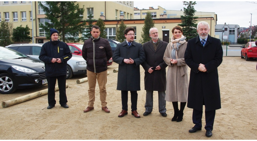 Nowy parking przy Zespole Szkół nr 3