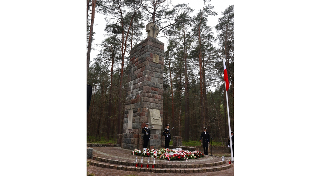 W hołdzie ofiarom zbrodni piaśnickiej