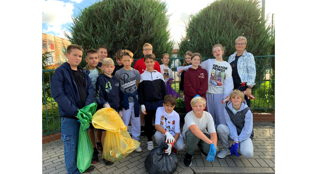 Wejherowscy uczniowie włączyli się w 32. akcję sprzątania świata