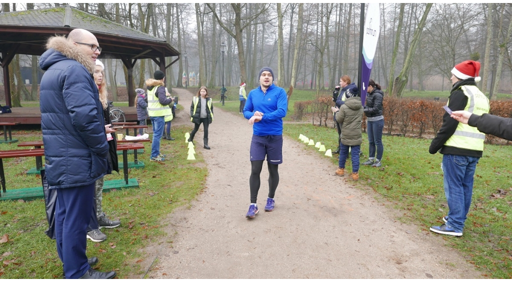 Świąteczny parkrun w wejherowskim parku