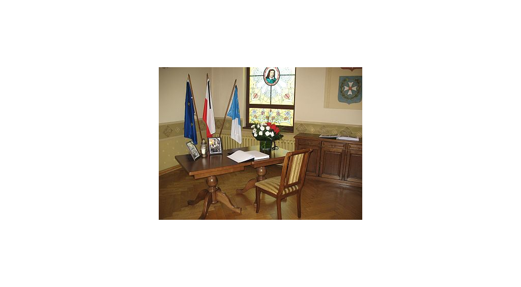 Księga kondolencyjna do poniedziałku

