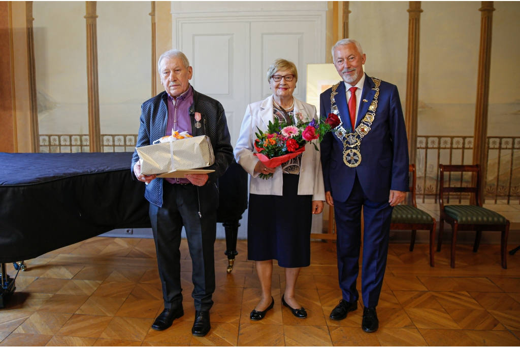 Medale Róży dla szczęśliwych Jubilatów