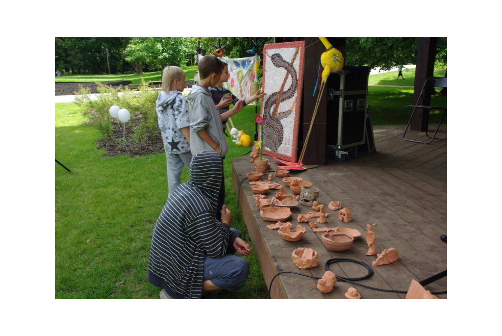 Wystawa  warsztatów letnich WCK w Parku Miejskim - 13.07.2012