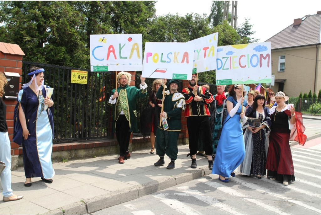 Parada biblioteczna postaci bajkowych