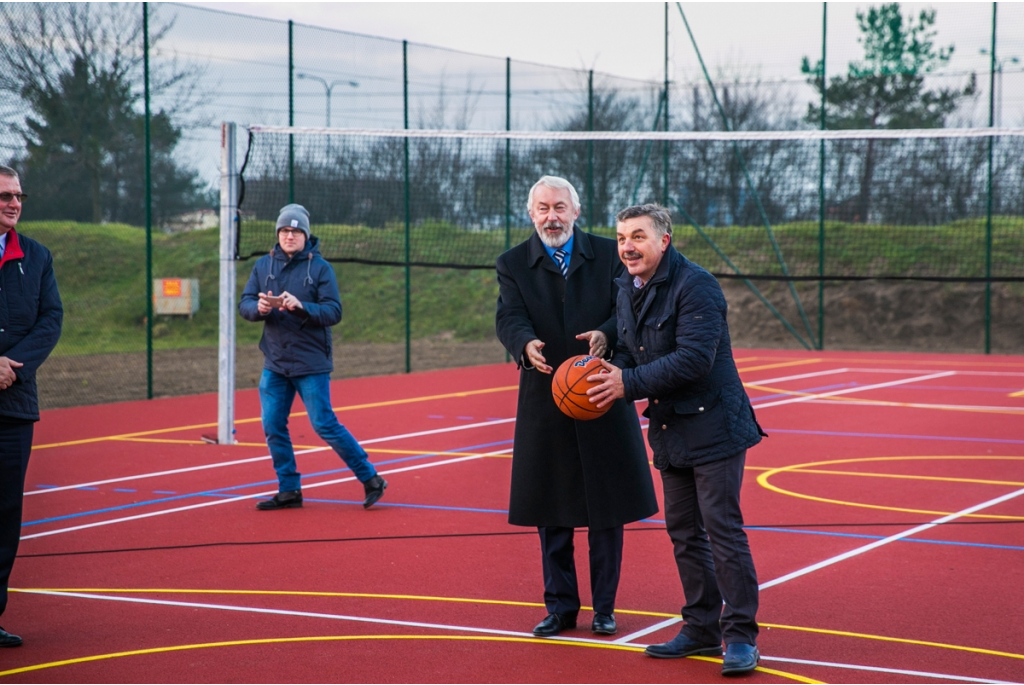 Boisko na osiedlu Sucharskiego gotowe	 - 26.11.2015