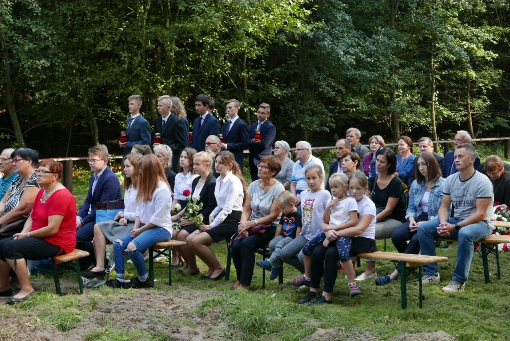 Hołd żołnierzom 1 MPS w Białej