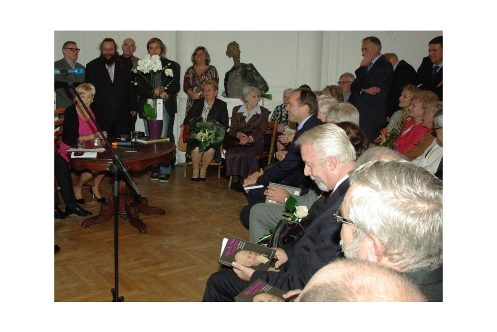 Promocja książki Spotkania o zmierzchu z abp. Tadeuszem Gocłowskim - 03.10.2012