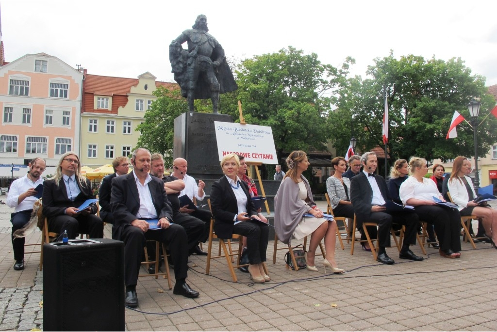 Narodowe czytanie Wesela w Wejherowie