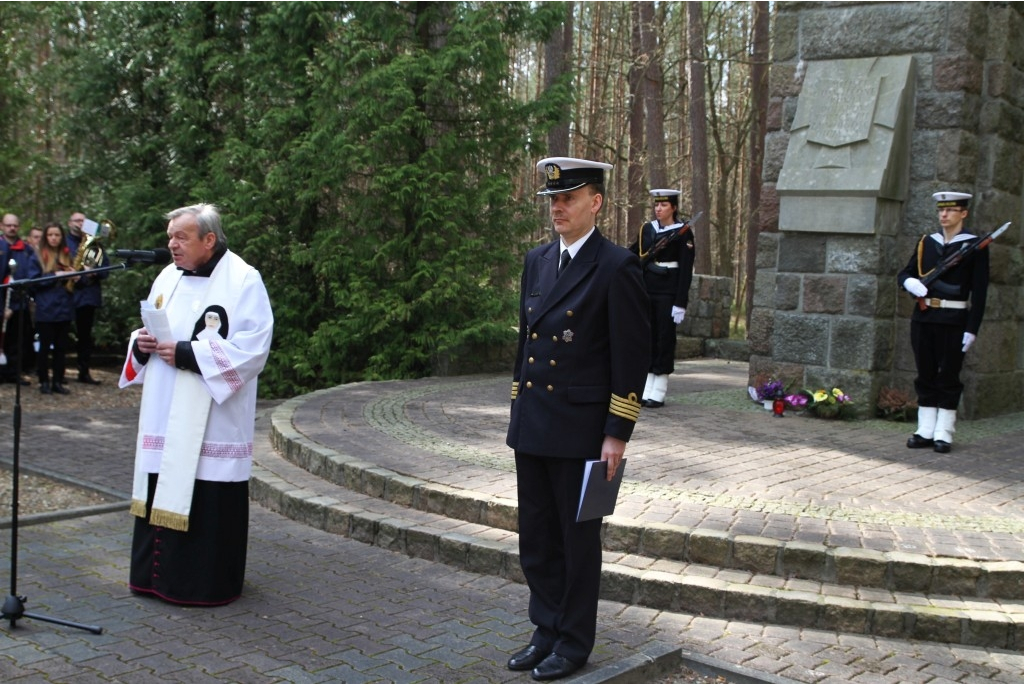 Uroczystość patriotyczna w Piaśnicy - 09.04.2016