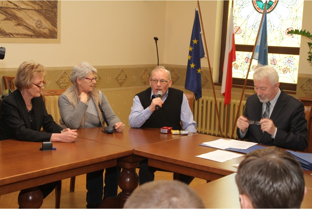 Pierwsze dotacje trafiły do stowarzyszeń - 23.02.2016