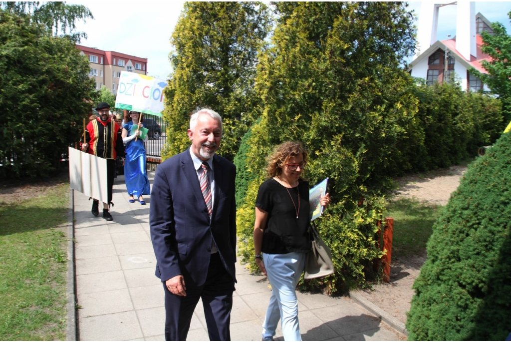 Parada biblioteczna postaci bajkowych