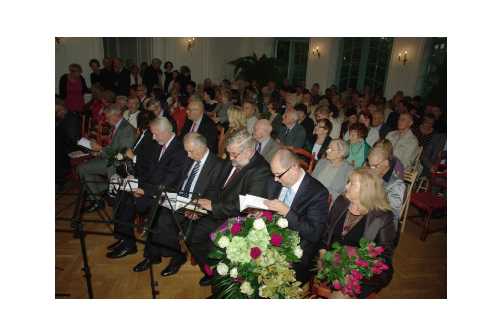 Promocja książki Spotkania o zmierzchu z abp. Tadeuszem Gocłowskim - 03.10.2012