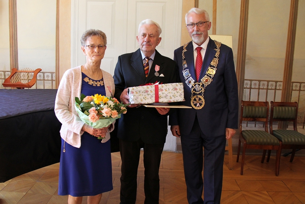 Medale dla Złotcyh Jubilatów