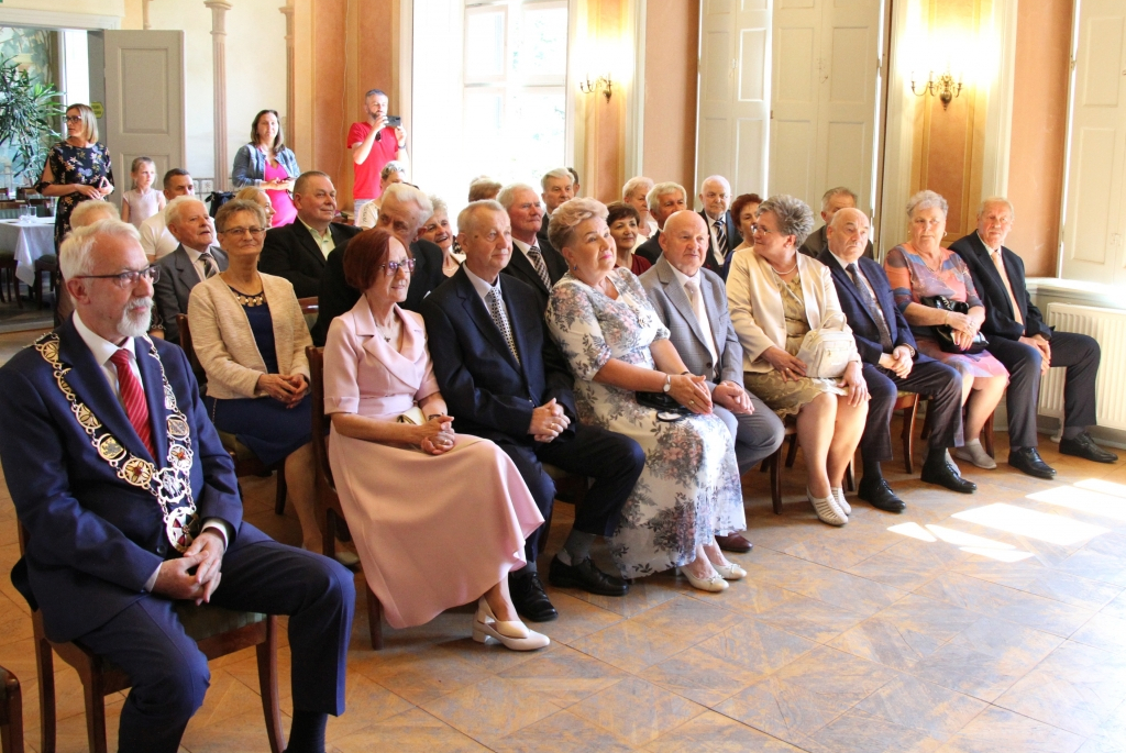 Medale dla Złotcyh Jubilatów