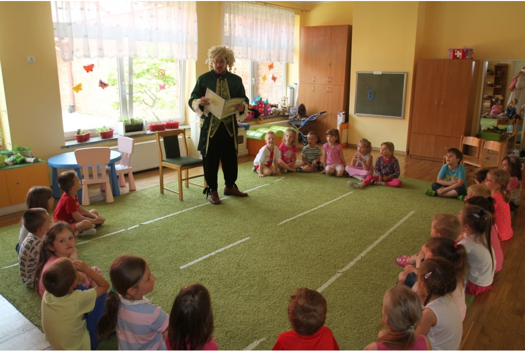 Parada biblioteczna postaci bajkowych