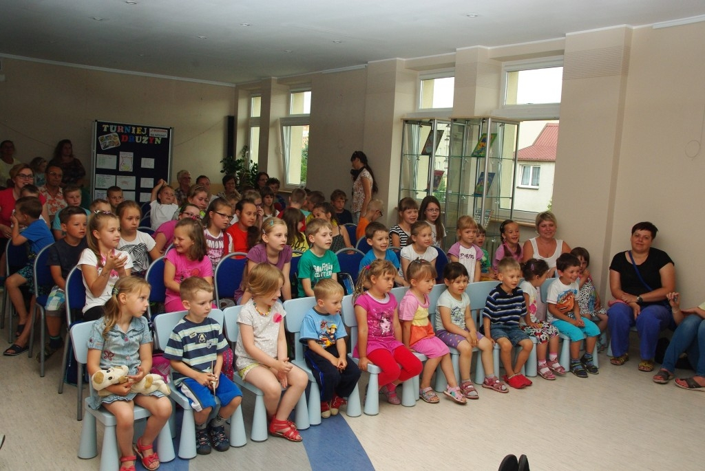 Przedstawienie dla dzieci w bibliotece - 08.07.2015