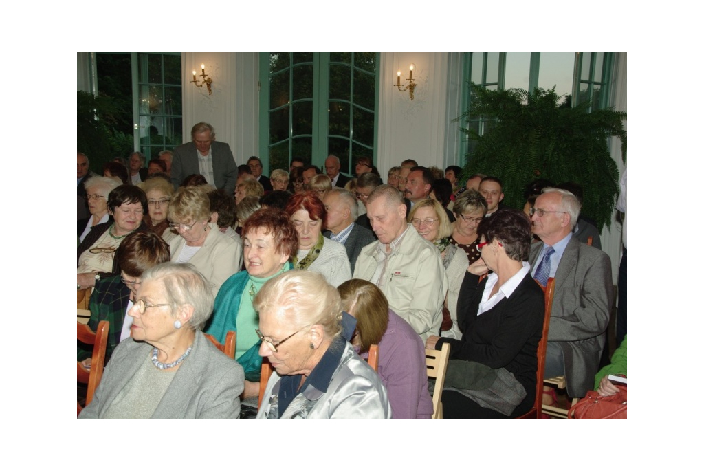 Promocja książki Spotkania o zmierzchu z abp. Tadeuszem Gocłowskim - 03.10.2012