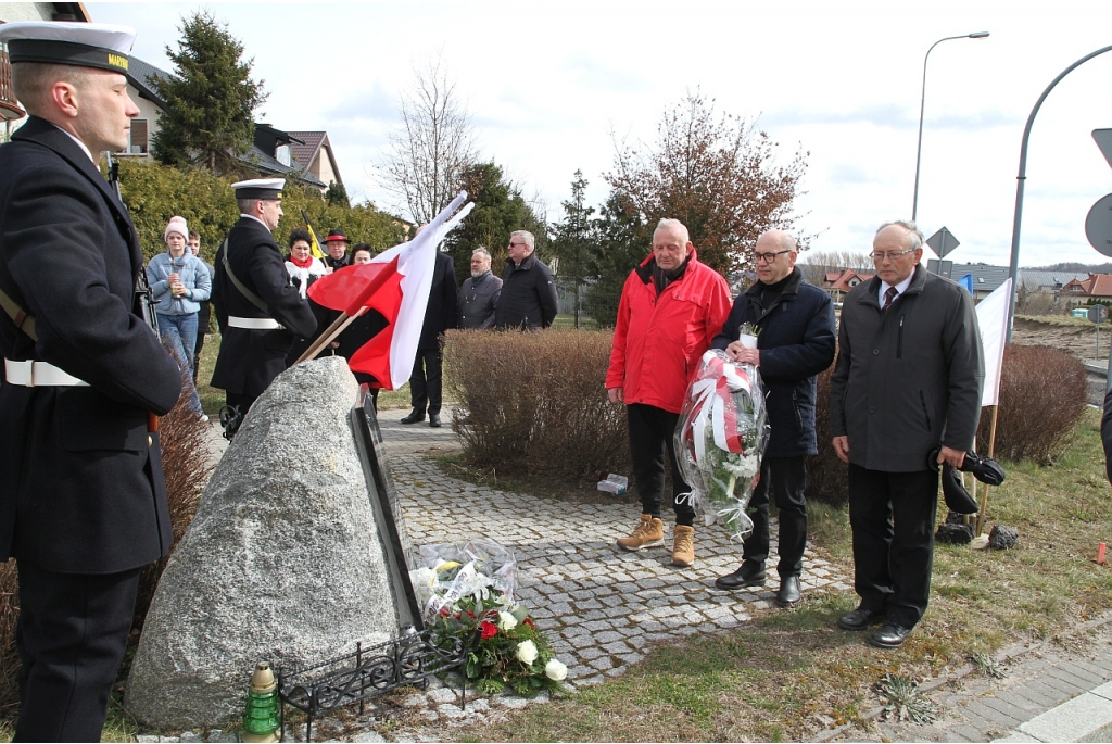 Kwiaty na rondzie im. ks. Hilarego Jastaka