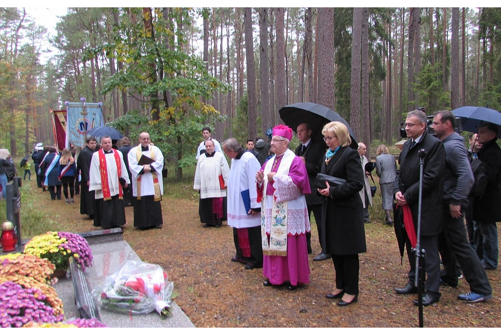 Hołd ofiarom zbrodni piaśnickiej