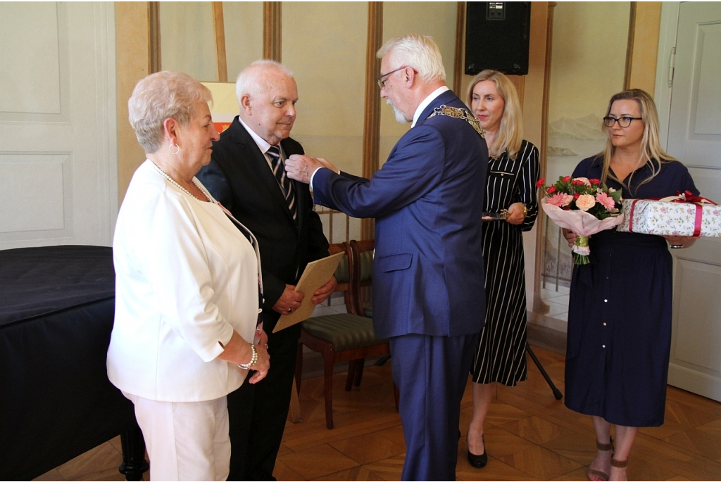 Medale dla Złotcyh Jubilatów