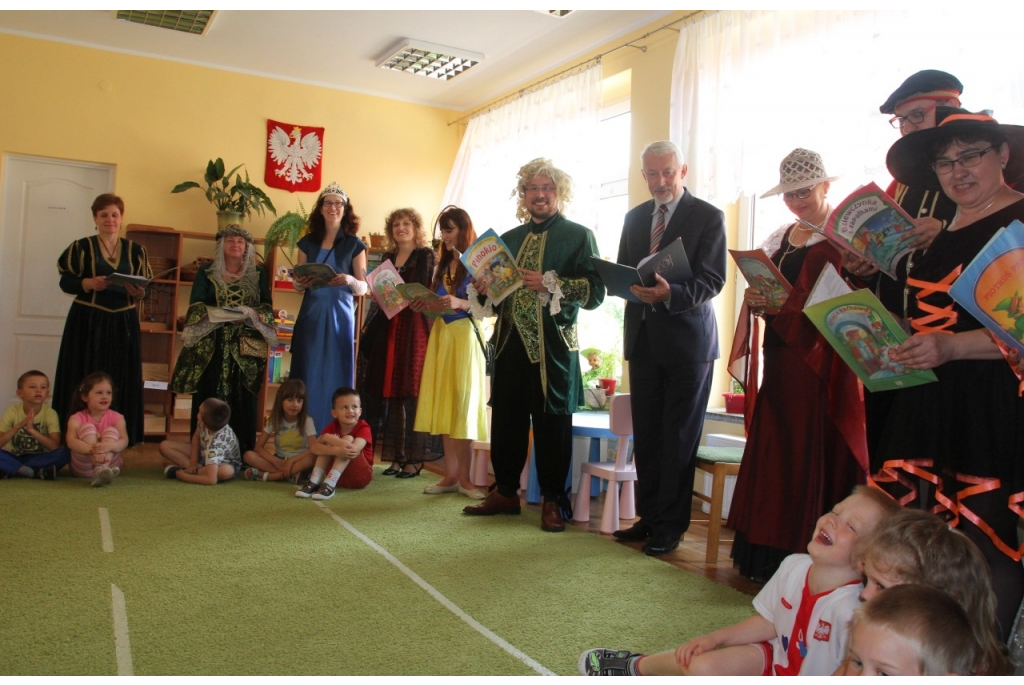 Parada biblioteczna postaci bajkowych