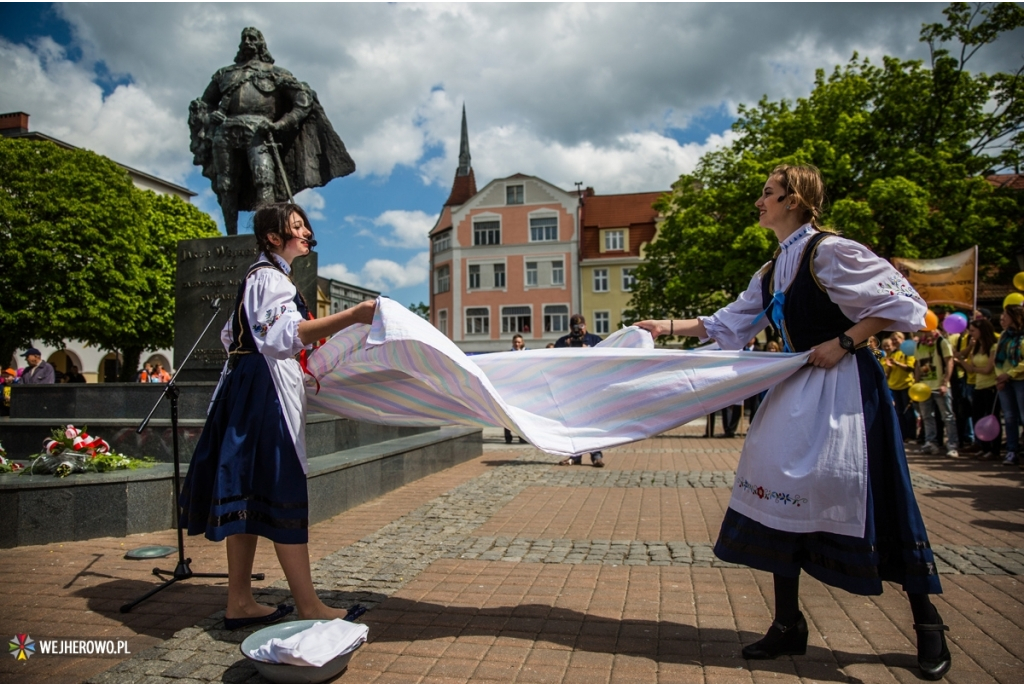 Parada uczniów Zespołu Szkół Ponadgimnazjalnych nr 4  im. Jakuba Wejhera - 29.05.2015