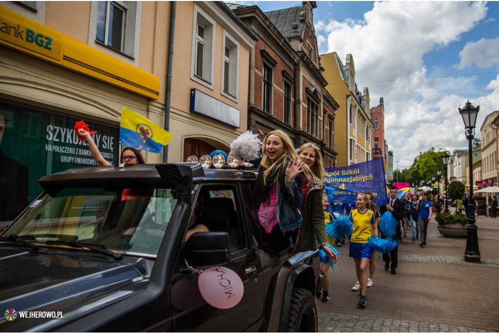 Parada uczniów Zespołu Szkół Ponadgimnazjalnych nr 4  im. Jakuba Wejhera - 29.05.2015