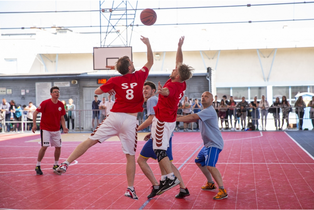 Charytatywny mecz koszykówki „Szkolne Dni Integracji”