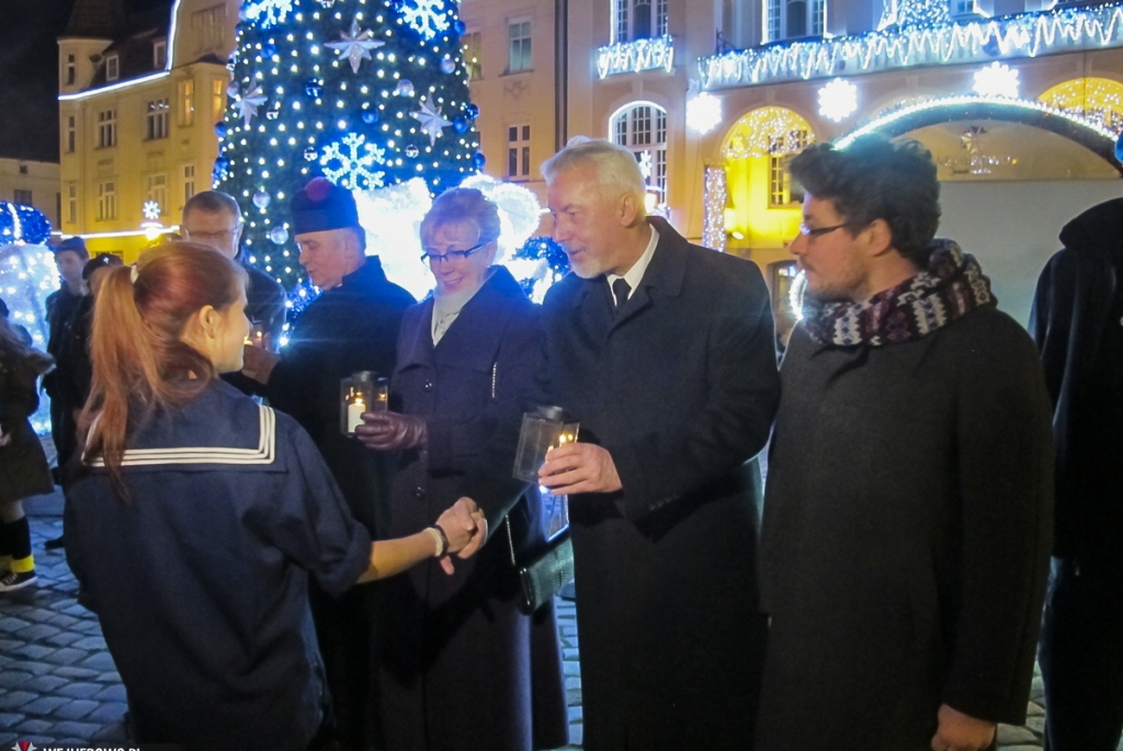 Światełko pokoju na rynku - 19.12.2015