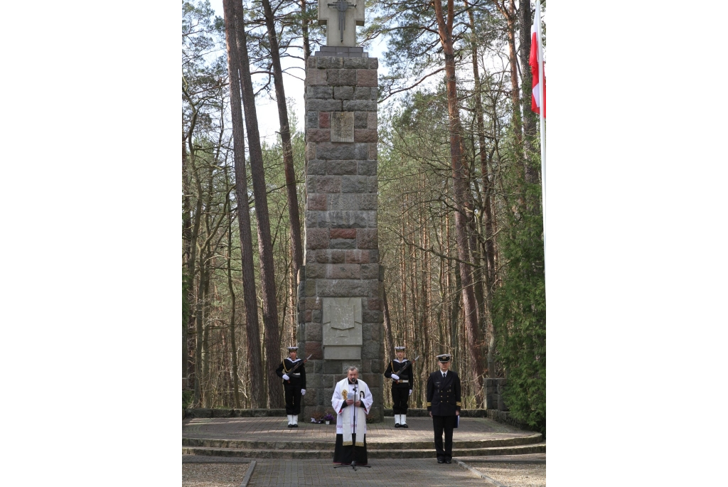 Uroczystość patriotyczna w Piaśnicy - 09.04.2016