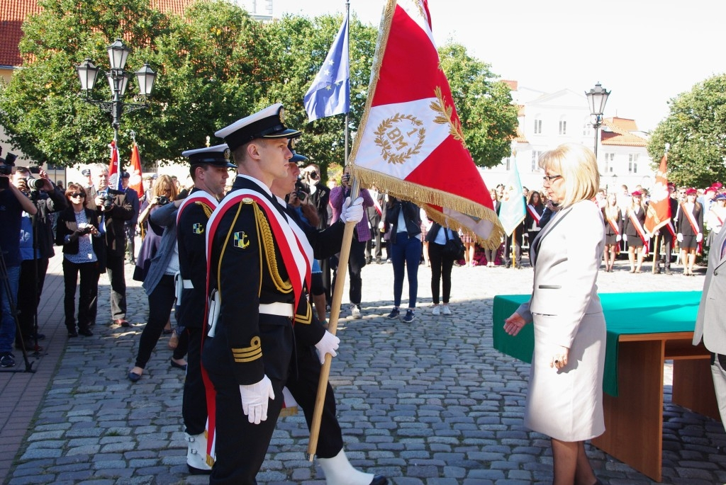 Batalion Dowodzenia MW otrzymał replikę sztandaru 1 MPS