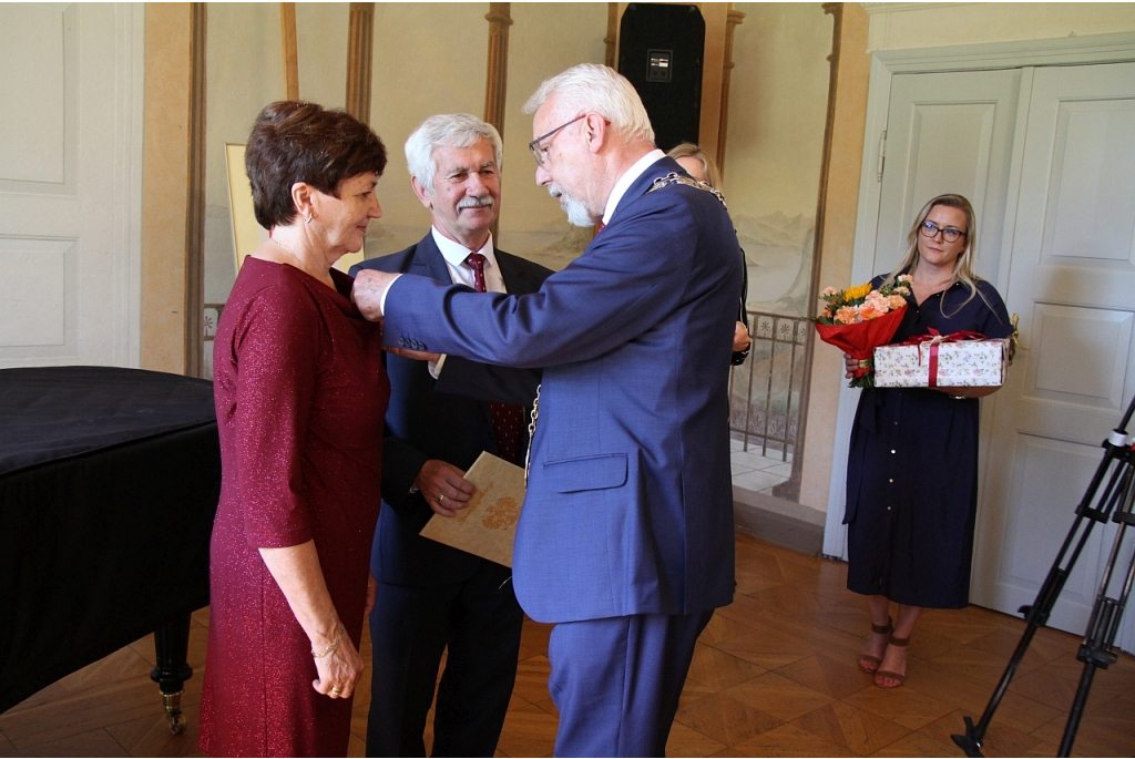 Medale dla Złotcyh Jubilatów