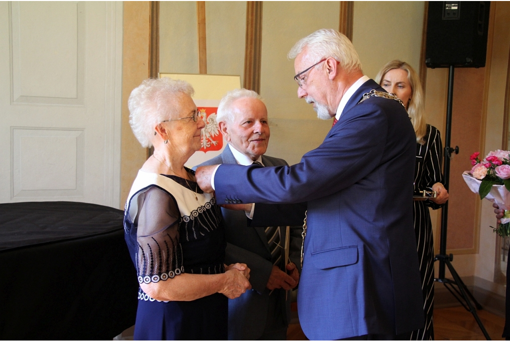 Medale dla Złotcyh Jubilatów