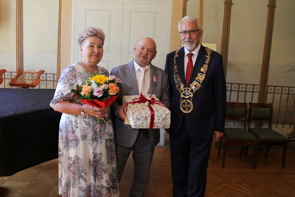 Medale dla Złotcyh Jubilatów