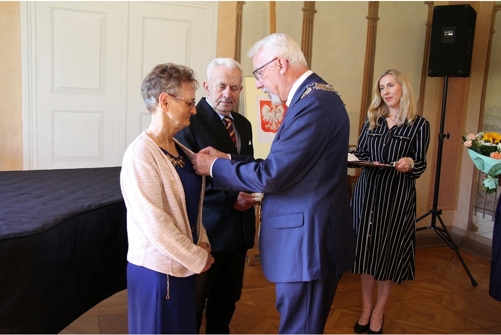 Medale dla Złotcyh Jubilatów