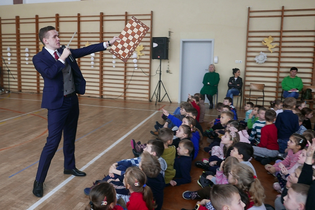 Spotkania szachisty Michała Kanarkiewicza w szkołach