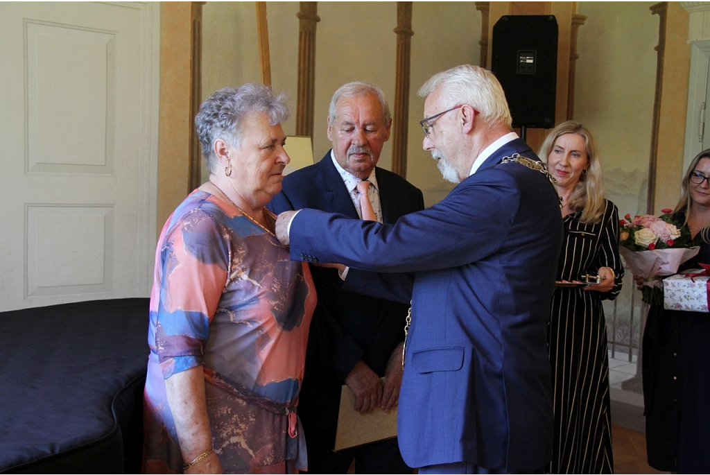 Medale dla Złotcyh Jubilatów