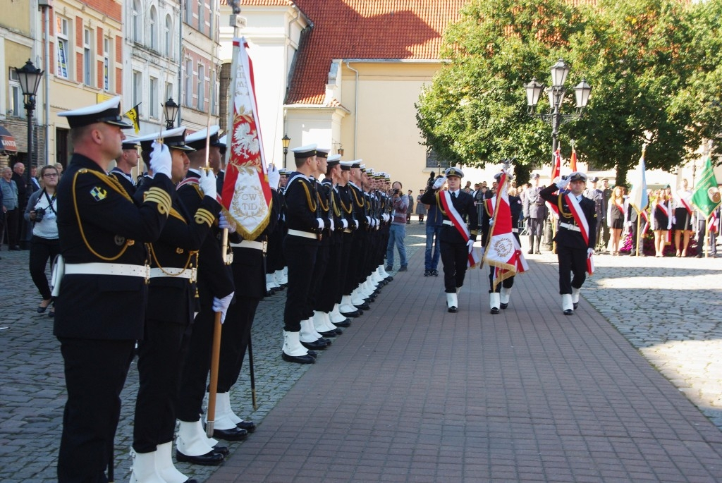 Batalion Dowodzenia MW otrzymał replikę sztandaru 1 MPS