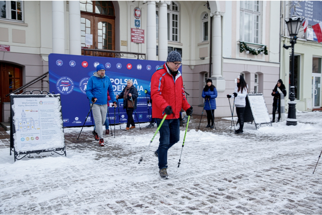 Darmowe zajęcia Nordic Walking w ramach Wejherowskiej Karty Mieszkańca