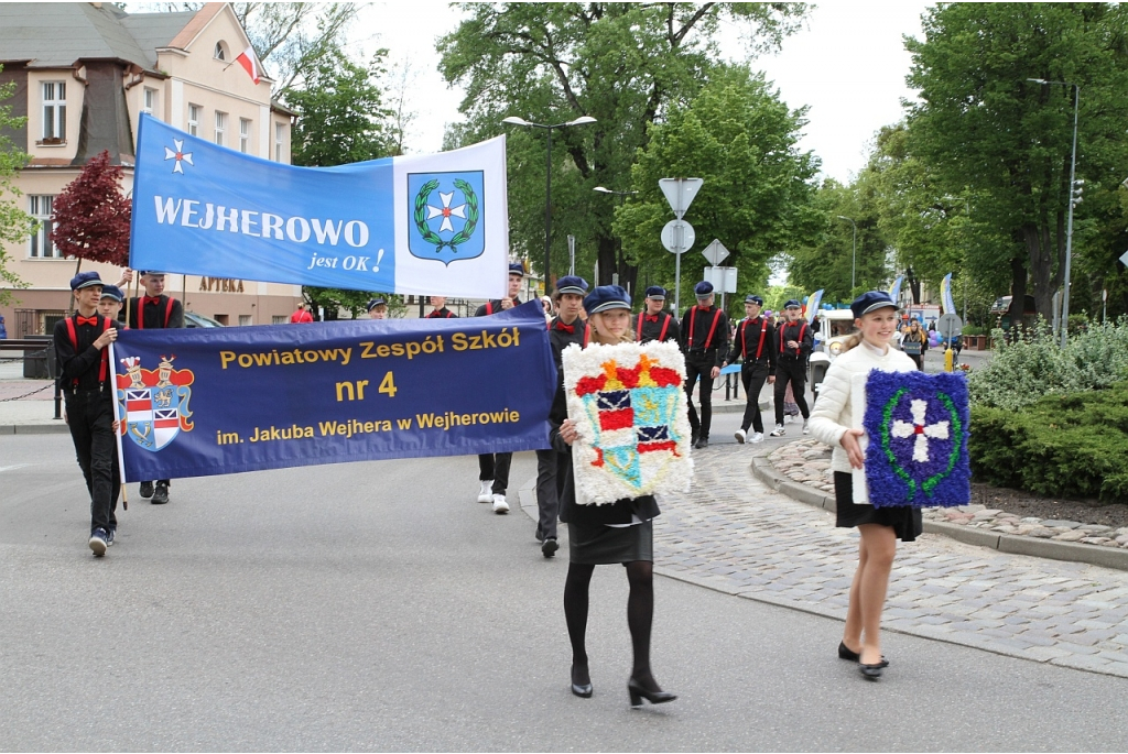 Parada młodzieży z Samochodówki z okazji Święta Miasta