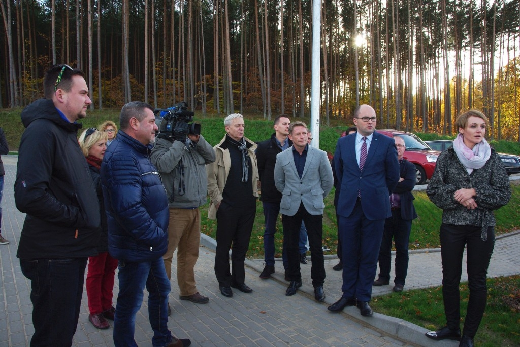 Nowy parking przy cmentarzu na ul. Roszczynialskiego - 26.10.2015