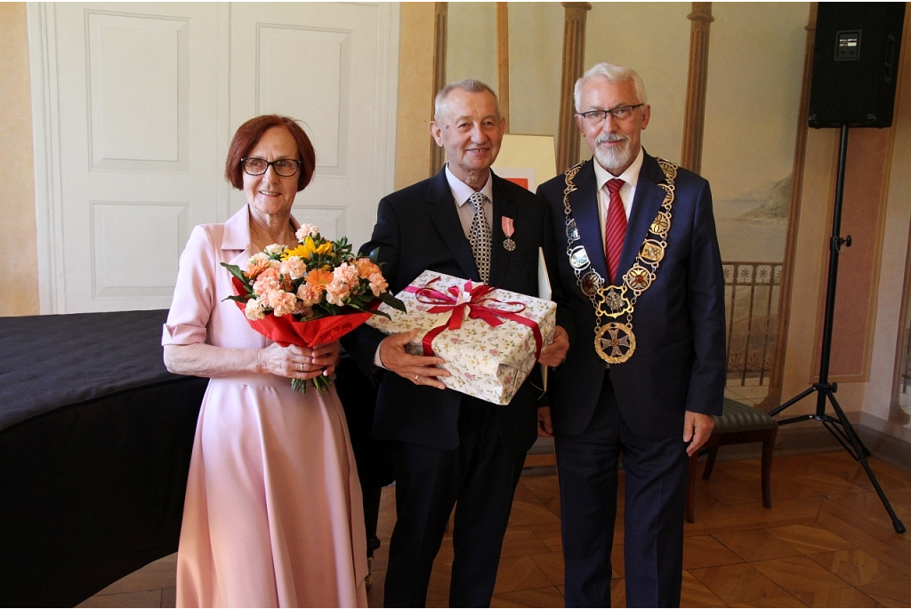 Medale dla Złotcyh Jubilatów