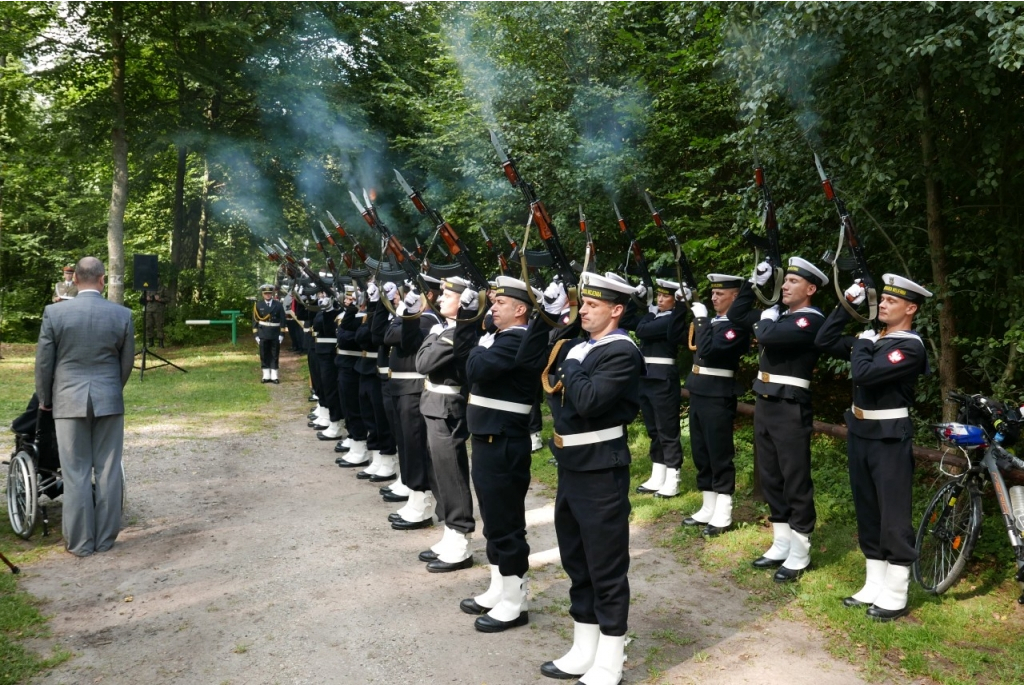 Hołd żołnierzom 1 MPS w Białej