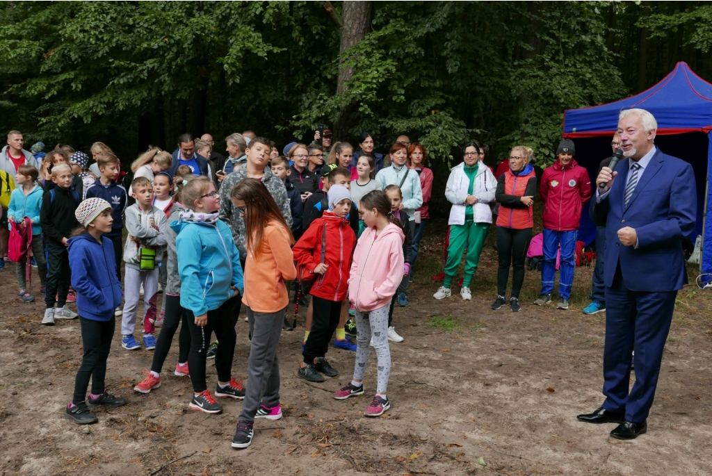 Biegi dla Niepodległej z okazji 40-lecia szkoły