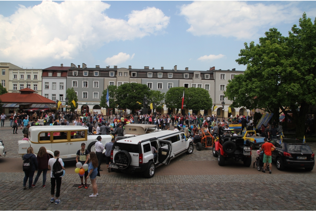 VIII Szkolna Parada Młodzieży ZSP nr 4