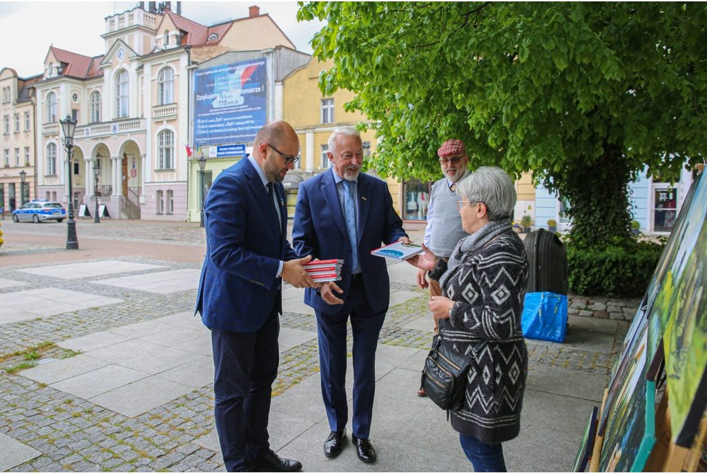 Wejherowscy artyści zainaugurowali warsztaty malarskie