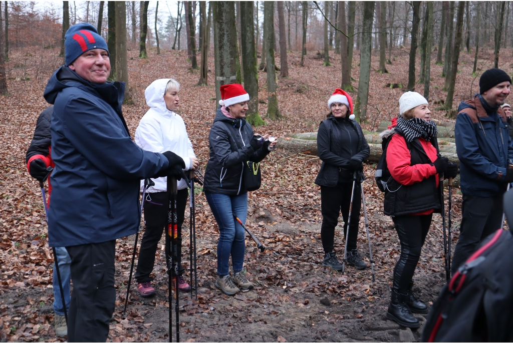 Mikołajkowy Marsz Nordic Walking