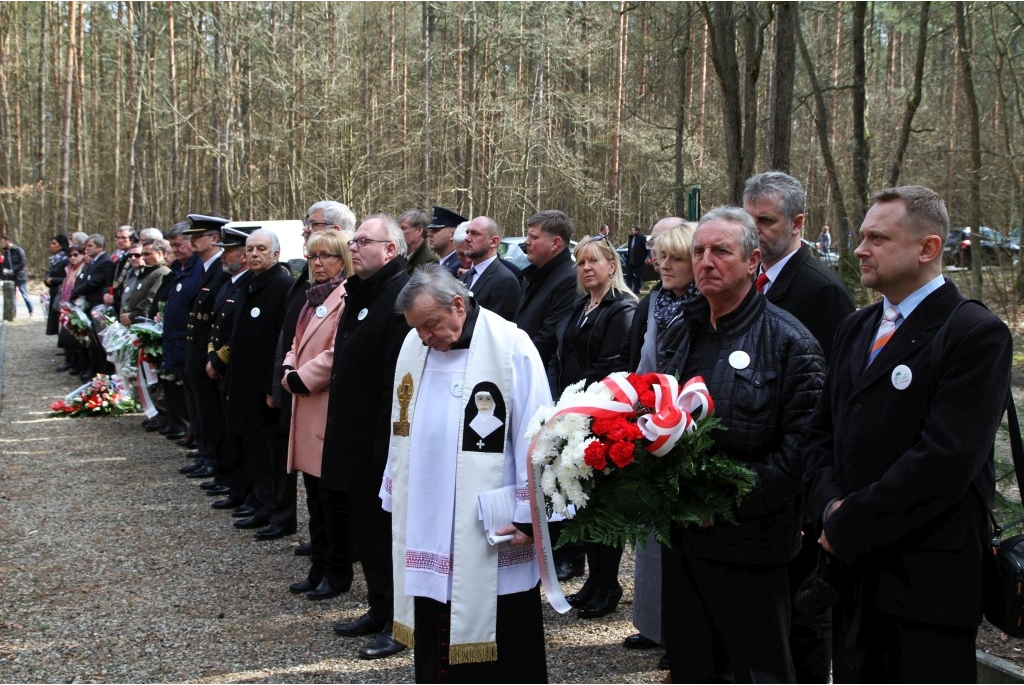 Uroczystość patriotyczna w Piaśnicy - 09.04.2016